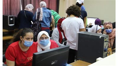 95 ألف طالب سجلوا رغباتهم في المرحلة الثانية للتنسيق خلال يومين.. ١٣٦٢ طالبا يتوافدون على معامل عين شمس.. وتشديد الإجراءات الاحترازية