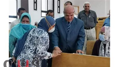 عميد طب جامعة قناة السويس يتفقد لجان امتحانات الفرقة الخامسة| صور