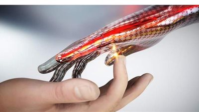 علماء يطورون جلدا إلكترونيا يستجيب للألم بنفس طريقة الطبيعي