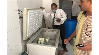 ضبط معمل ألبان غير مرخص خلال حملة لإزالة عقار مخالف بحي غرب مدينة المنيا