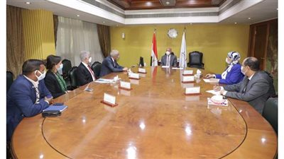 وزير النقل يبحث مع موانئ دبي العالمية سبل التعاون بين الجانبين في مجال النقل