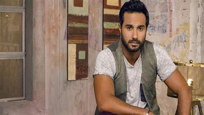 كريم فهمي يدعم ميدو بعد حملة سخرية ضده بسبب  إبراهيموفيتش