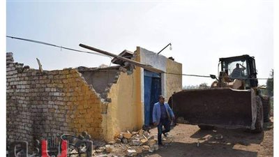 إزالة 30 حالة تعد على أملاك الدولة والأراضي الزراعية بالمنيا