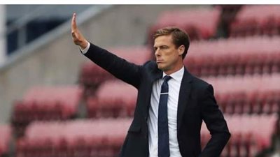 فولهام يجدد عقد مدربه سكوت باركر حتى 2023