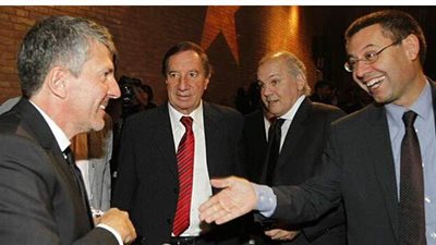 تفاصيل اجتماع الـ90 دقيقة بين رئيس برشلونة ووالد وشقيق ميسي