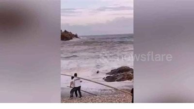 العريس نجا بأعجوبة.. غرق عروس وخبير مكياج خلال التقاطها صور الزفاف وسط شعاب مرجانية | فيديو