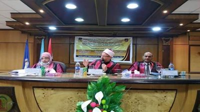 مفتي الديار المصرية بآداب طنطا لمناقشة رسالة ماجستير بقسم اللغة العربية