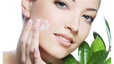 نصائح مهمة تحمى بشرتك من التقلبات الجوية فى الصيف