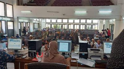 إقبال على طالبات التصالح بأبو قرقاص وزيادة الموظفين وأجهزة الحاسب | صور