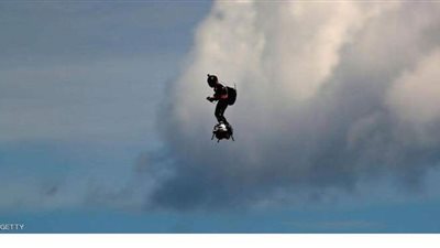 طائرتان تبلغان عن 