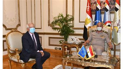 وزير الدفاع يلتقي نائب رئيس المفوضية الأوروبية