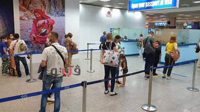 مطارا  شرم الشيخ والغردقة يستقبلان أولى الرحلات بعد تطبيق قرار تحليل كورونا