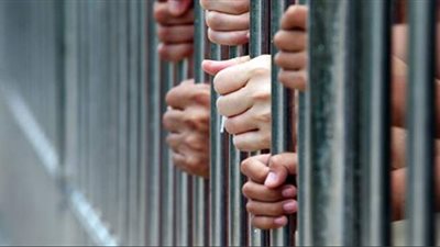 في أكبر حملة أمنية شهدتها المدينة.. حبس ٢١ تاجر مخدرات في حلوان