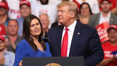 ضحِّي من أجل أمريكا كيم يريدك.. سكرتيرة ترامب السابقة: الرئيس طلب مني 