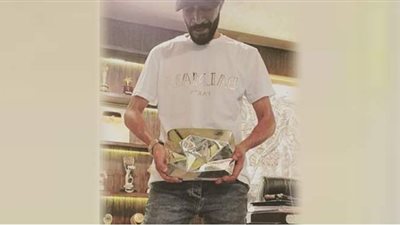 شقيق محمد رمضان  يظهر بالدرع الماسى لليوتيوب  بعد  تخطي قناته 10 ملايين مشترك