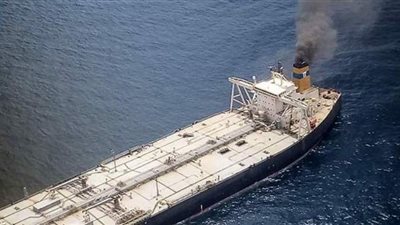 النيران لا زالت مشتعلة في سفينة النفط قبالة السواحل السريلانكية