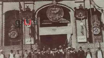 صورة نادرة من أداء الملك فاروق صلاة الجمعة بمسجد ذو الفقار عام 1943