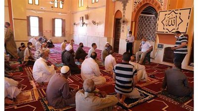 محافظ الوادي الجديد يؤكد استمرار تطبيق الإجراءات الاحترازية للوقاية من كورونا