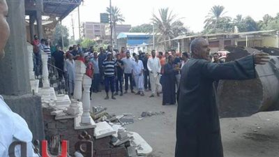 إزالة ٢٣ حالة تعد بالبناء المخالف على طريق 