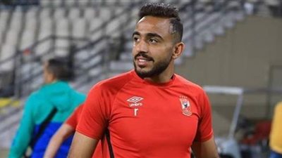 كهربا يدعم لاعبي الأهلي أمام وادي دجلة من مدرجات استاد القاهرة