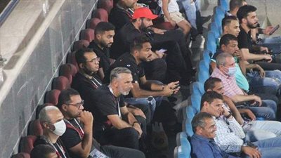 كهربا يساند الأهلي أمام وادي دجلة من المدرجات | فيديو وصور