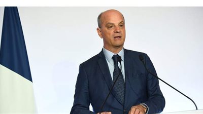 فرنسا تغلق 22 مدرسة بسبب إصابات كورونا