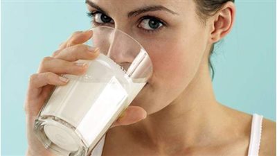 تفسير حلم شرب اللبن في المنام وعلاقته بالنفاق والخداع والتخلص من المشاكل