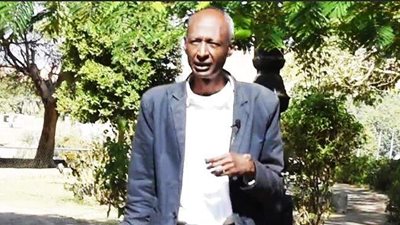 أحمد أبو خنيجر: أنتظر صدور مسرحيتي الأخيرة 