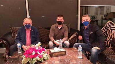 رئيس الاتحاد البولندي لكرة اليد يصل مطار القاهرة لحضور قرعة كأس العالم