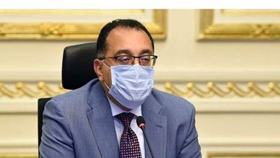 رئيس الوزراء يطمئن على توافر أدوية بروتوكولات علاج فيروس كورونا