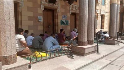 الآلاف يؤدون صلاة الجمعة الثانية تزامنا مع أزمة كورونا بالقليوبية