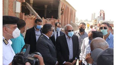 محافظ الجيزة  يزيل ٦ عقارات وفيلا ومخازن واستراحات بمساحه ٤٨ فدانا | صور