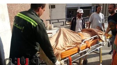 مصرع شخص وإصابة نجلته في تصادم سيارة بدراجة بخارية ببني سويف