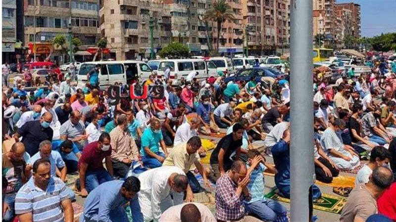 امتلاء مساجد الإسكندرية