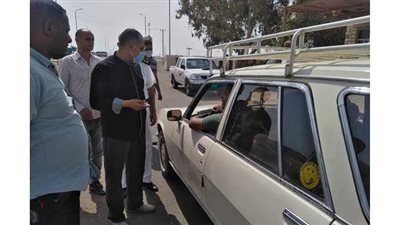 رئيس مدينة القصير يتابع موقف السيول بطريق 