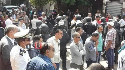 إخلاء عزبة الصفيح بروض الفرج تمهيدا لتطويرها |  صور