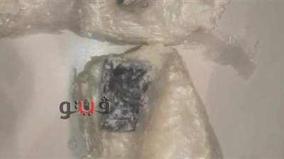 ضبط محاولة تهريب قطعتي حشيش داخل 