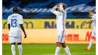 مدرب منتخب فرنسا: برشلونة وراء إهدار جريزمان ركلة الجزاء