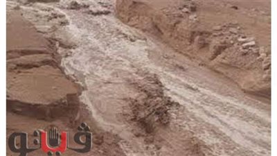 استعدادا لسقوط الأمطار.. تطهير مخرات سيول دير البرشا والروضه بملوي