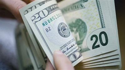 الدولار يتراجع في البنوك المصرية بنهاية تعاملات اليوم