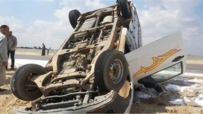 مصرع ٣ وإصابة ٩ في انقلاب سيارة  على طريق جمصة الساحلي بالدقهلية