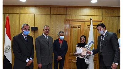 سكرتير عام قنا يشهد تكريم أعضاء مبادرة أصدقاء مرضى الجذام | صور