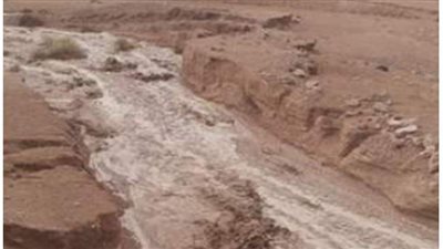 إغلاق طريق رأس غارب اتجاه الشيخ فضل بسبب السيول