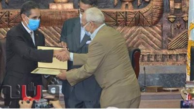 محافظ الغربية يكرم نجمي المقاولون العرب والمحلة السابقينِ | صور