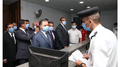 جولة ميدانية لوزير الداخلية بالقاهرة والجيزة.. زيارة مفاجئة لقسمي العجوزة والتجمع الأول..  ويشدد على حسن معاملة المواطنين  | صور