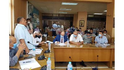 بيع 12 محلا تجاريا أسفل عمارات 