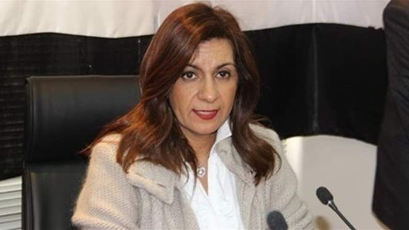 السفيرة نبيلة مكرم
