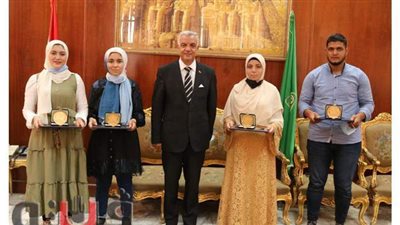 رئيس جامعة المنوفية يكرم أوائل الثانوية العامة والأزهرية والدبلومات الفنية
