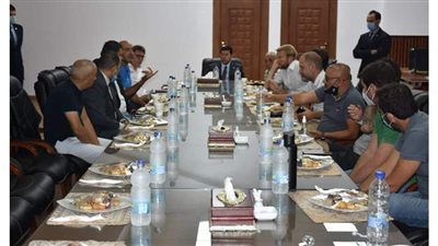 وزير الرياضة يستعرض مع الاتحاد الدولي استعدادات الصالات المستضيفة لمونديال اليد