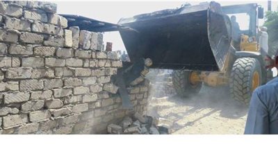 إزالة 35 حالة تعد علي الأراضي الزراعية وأملاك الدولة بالبحيرة